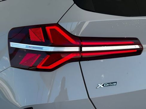 Used 2026 BMW X3 xDrive30 w/ Premium Package image 11