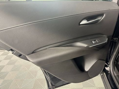 Used 2025 Cadillac XT4 Premium Luxury image 25