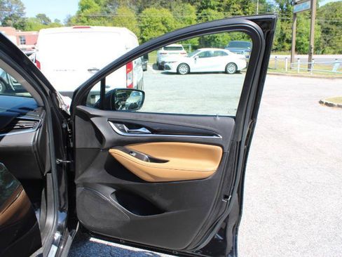 Used 2018 Buick Enclave Essence w/ Trailering Package FWD image 16
