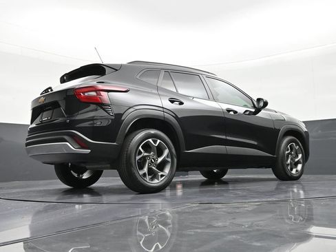 Used 2024 Chevrolet Trax LT FWD image 24