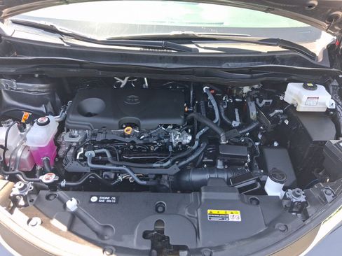 Certified 2025 Toyota Sienna XLE FWD image 31