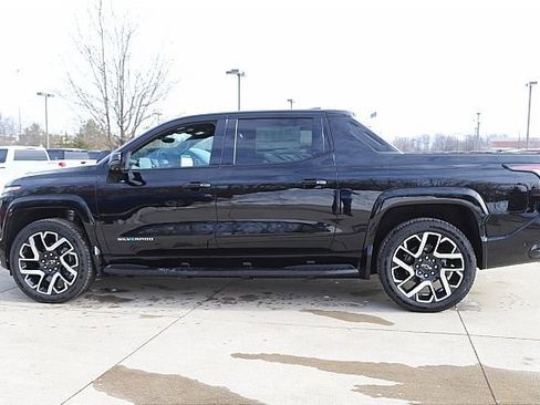 New 2024 Chevrolet Silverado EV RST AWD/4WD image 3
