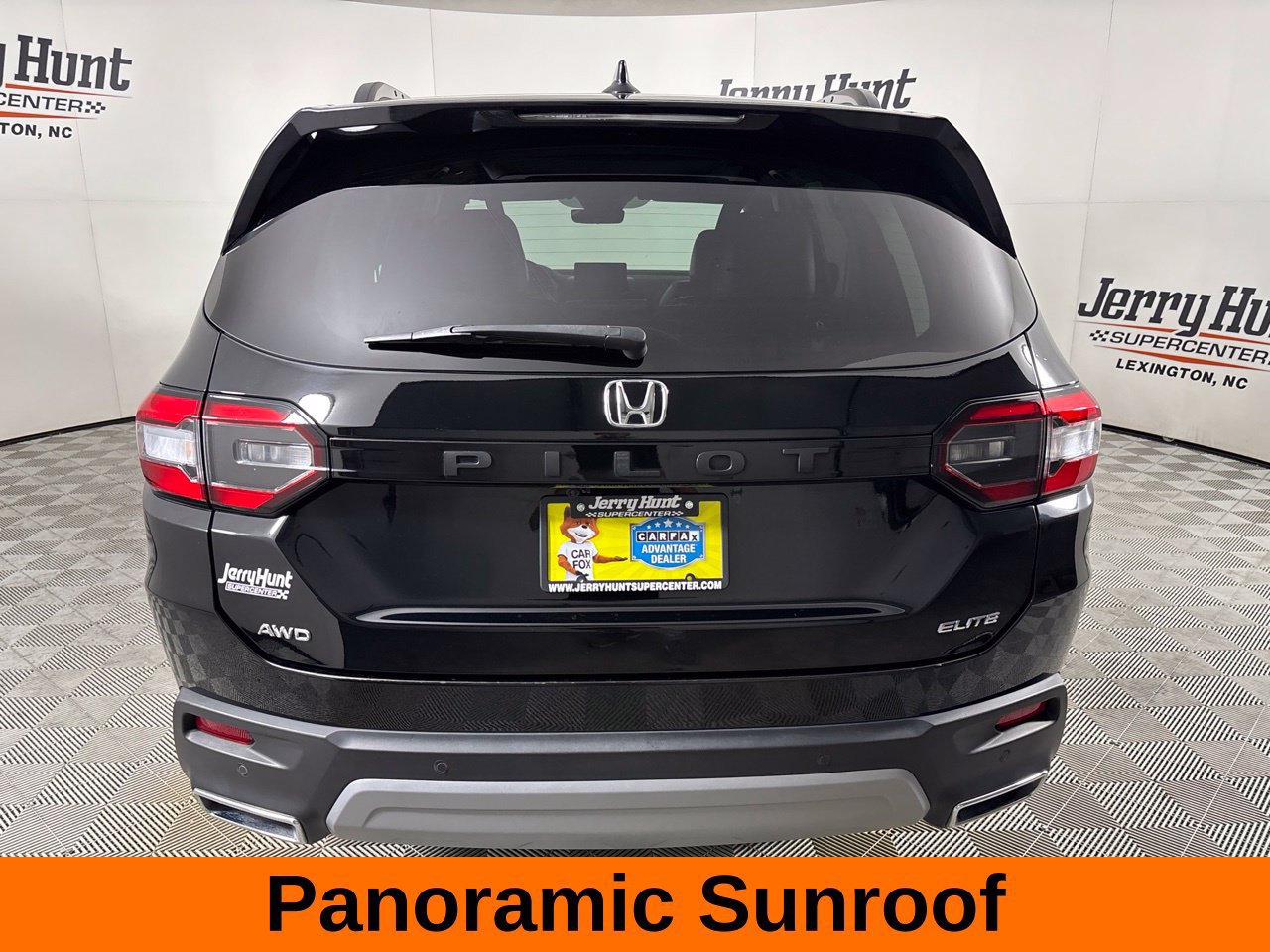 Used 2025 Honda Pilot Elite image 6
