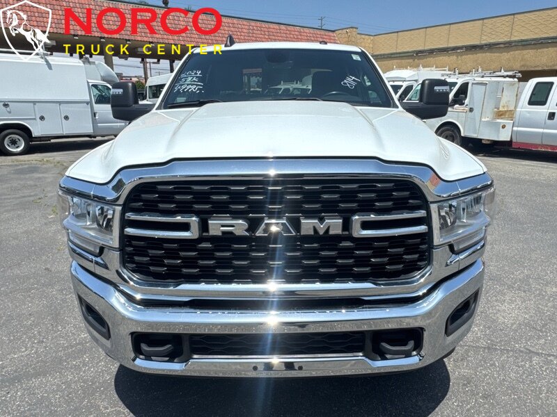 Used 2024 RAM 2500 Big Horn AWD/4WD image 3