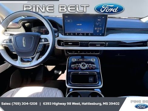 Used 2022 Lincoln Nautilus Black Label w/ Class II Trailer Tow Package image 13