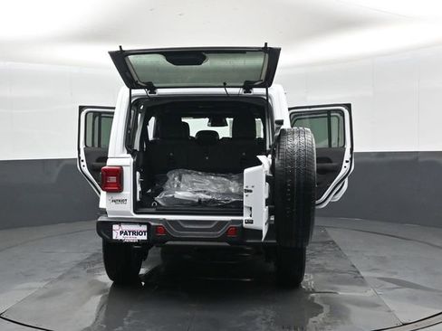 New 2026 Jeep Wrangler Unlimited Sahara AWD/4WD image 46