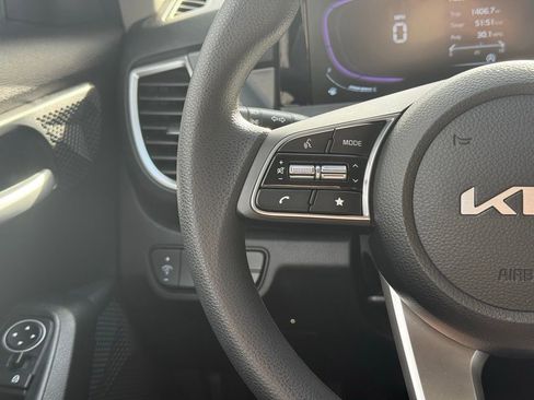 Used 2025 Kia Seltos LX image 10