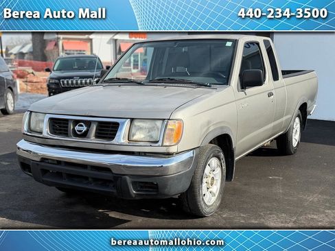 Used 2000 Nissan Frontier XE image 1