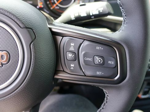 New 2026 Jeep Wrangler Unlimited Sahara AWD/4WD image 27