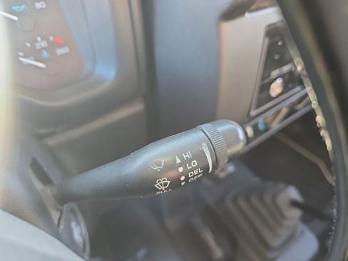 Used 2000 Jeep Wrangler SE image 17