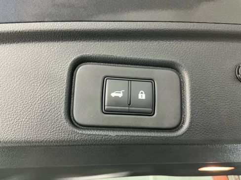 Used 2024 Nissan Pathfinder Platinum w/ Cargo Package image 37