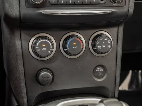 Used 2015 Nissan Rogue S w/ Convenience Package AWD/4WD image 17