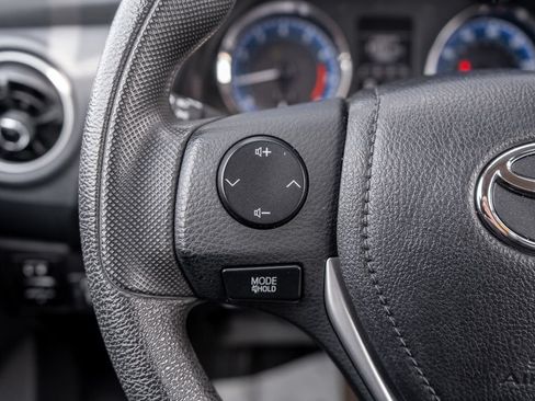 Used 2019 Toyota Corolla LE FWD image 21