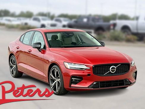 Used 2024 Volvo S60 B5 Core image 1