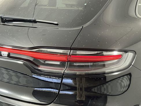 Used 2020 Porsche Macan AWD/4WD image 25