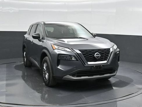 Used 2023 Nissan Rogue S AWD/4WD image 7