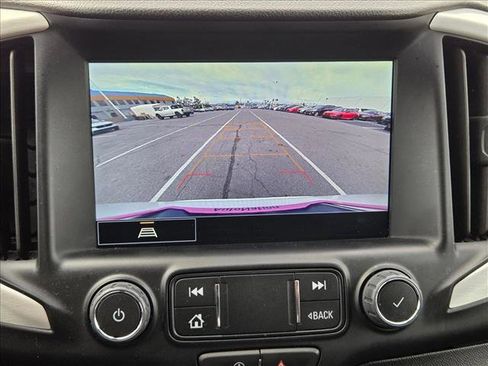 Used 2024 GMC Terrain SLT image 13