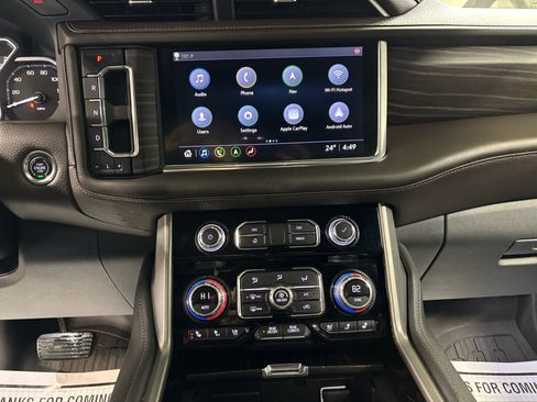 Used 2021 GMC Yukon XL Denali w/ Denali Premium Package image 30