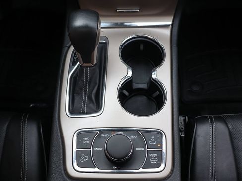 Used 2016 Jeep Grand Cherokee Overland AWD/4WD image 35