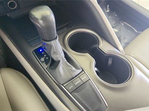 Used 2023 Toyota Camry SE FWD image 27