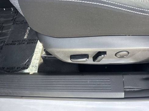 Used 2021 Nissan Rogue SV FWD image 12
