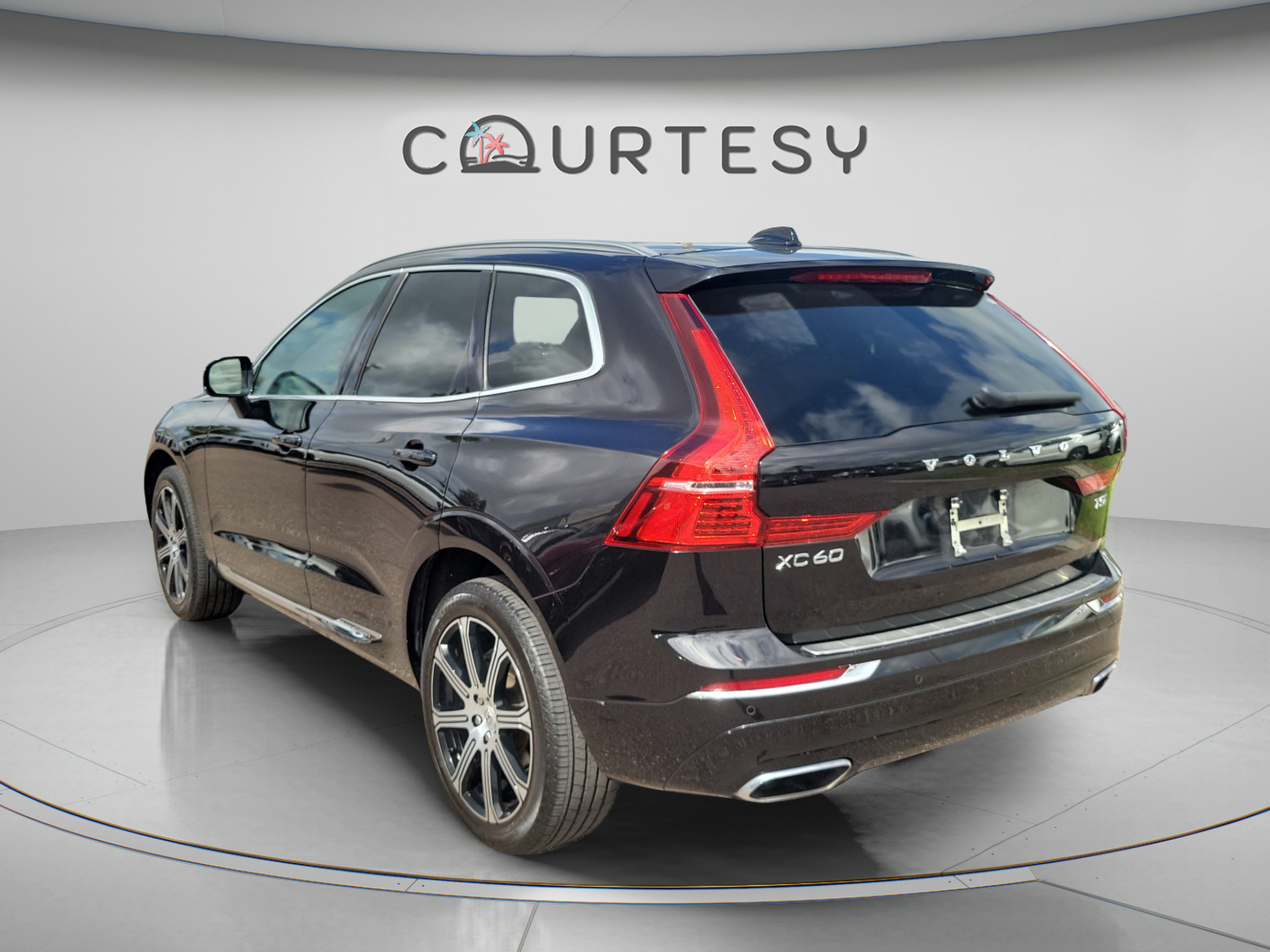 Used 2020 Volvo XC60 T5 Inscription w/ Protection Package Premier FWD image 3