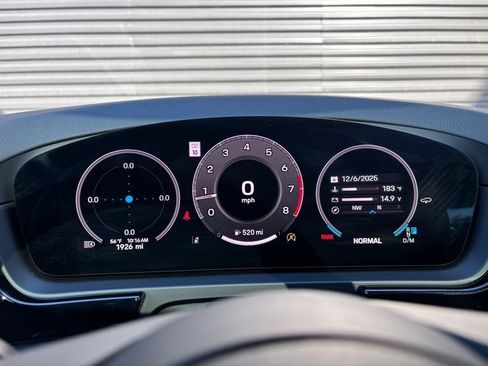 Certified 2025 Porsche Cayenne image 18