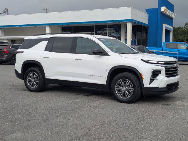 Certified 2026 Chevrolet Traverse LT w/ Driver Confidence Package FWD image 2