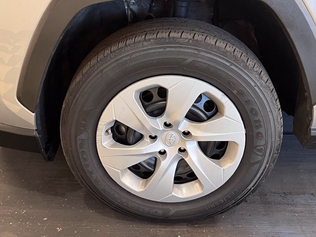 Used 2025 Toyota RAV4 LE AWD/4WD image 44