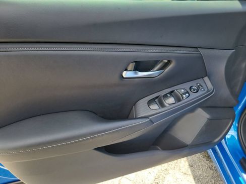 Used 2024 Nissan Sentra SV FWD image 19