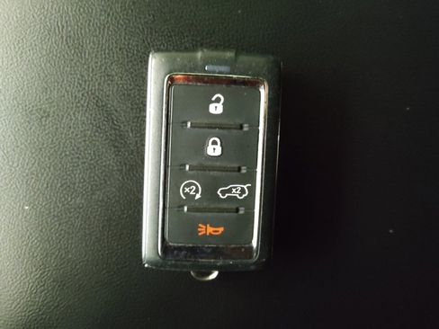 Used 2021 Jeep Grand Cherokee L Laredo image 32