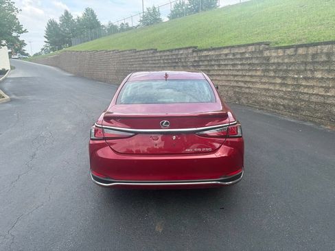 Used 2023 Lexus ES 250 w/ Premium Package AWD/4WD image 6