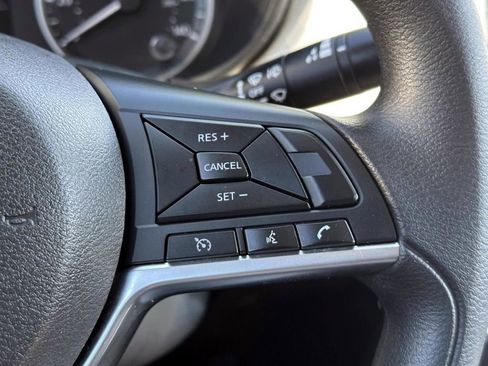 Certified 2022 Nissan Versa SV w/ Trunk Package image 22