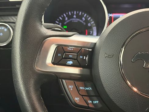 Used 2019 Ford Mustang Coupe RWD image 17