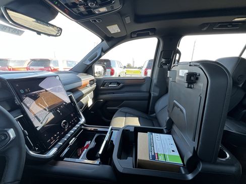 New 2026 GMC Yukon XL Denali w/ Denali Reserve Package image 19