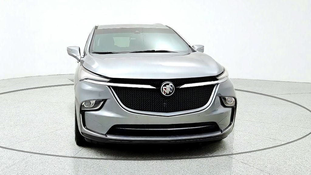 Used 2024 Buick Enclave Essence w/ Sport Touring Edition FWD image 2
