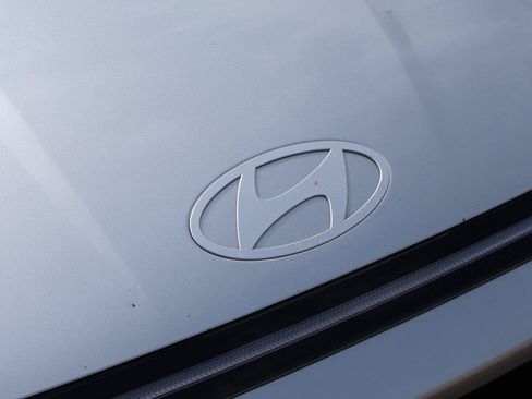Used 2025 Hyundai Sonata SEL FWD image 10