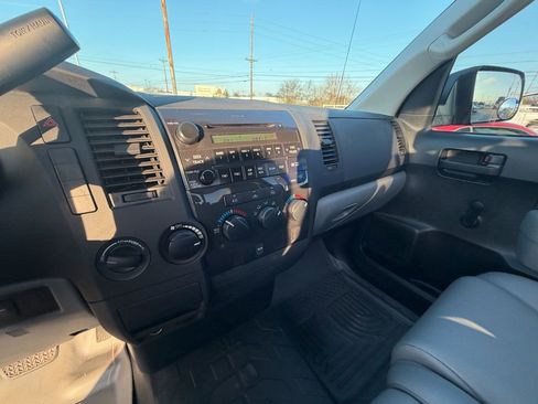 Used 2010 Toyota Tundra 4x4 Regular Cab Long Bed image 13