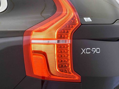 Used 2019 Volvo XC90 T8 R-Design w/ Advanced Package image 12