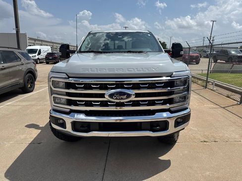 Used 2025 Ford F250 Lariat w/ Tremor Off-Road Package AWD/4WD image 2
