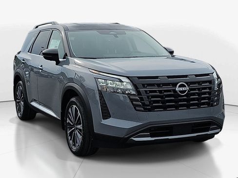 New 2026 Nissan Pathfinder Platinum FWD image 3
