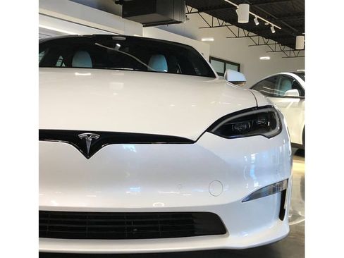 Used 2022 Tesla Model S Plaid image 6