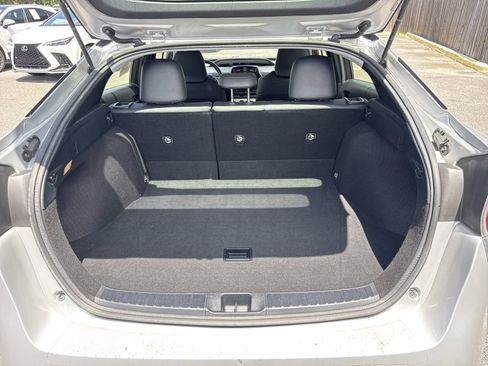 Used 2016 Toyota Prius Three Touring FWD image 27