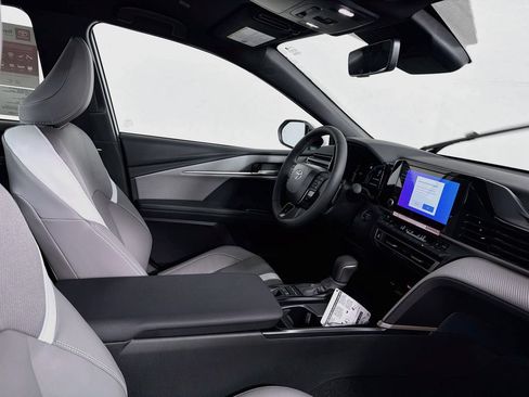 New 2026 Toyota Camry SE FWD image 31