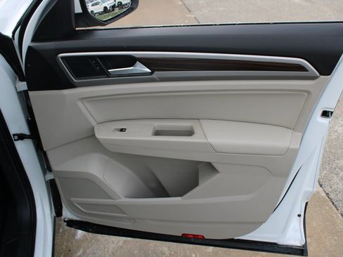 Certified 2021 Volkswagen Atlas SE image 29