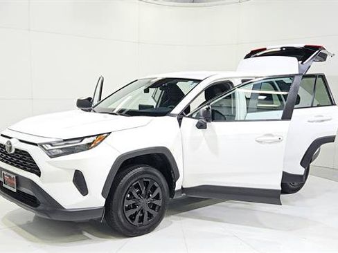 Used 2025 Toyota RAV4 LE FWD image 30