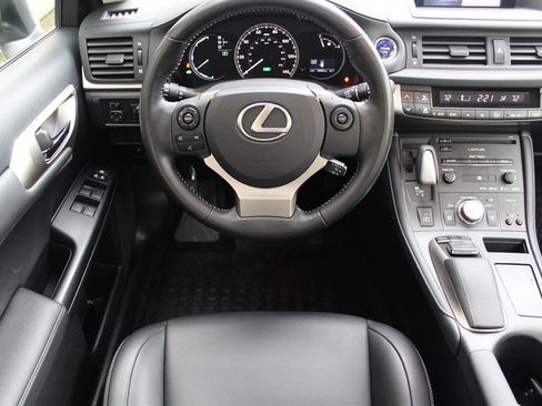 Used 2017 Lexus CT 200h w/ Navigation System Package FWD image 2