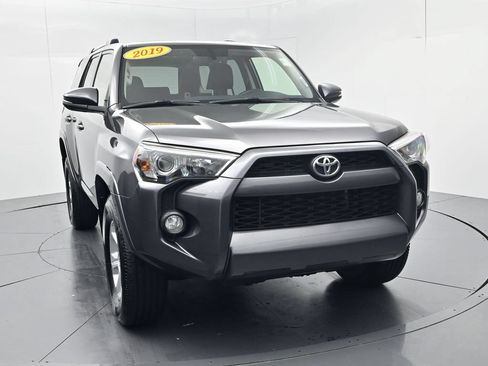 Used 2019 Toyota 4Runner SR5 Premium AWD/4WD image 2