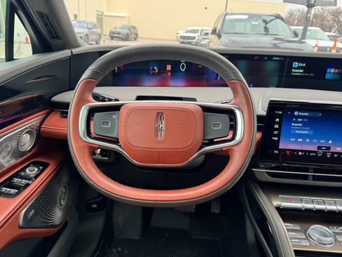 Certified 2024 Lincoln Nautilus Black Label image 10