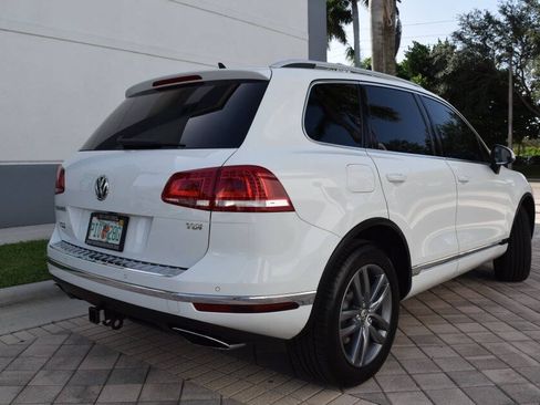 Used 2016 Volkswagen Touareg TDI AWD/4WD image 6